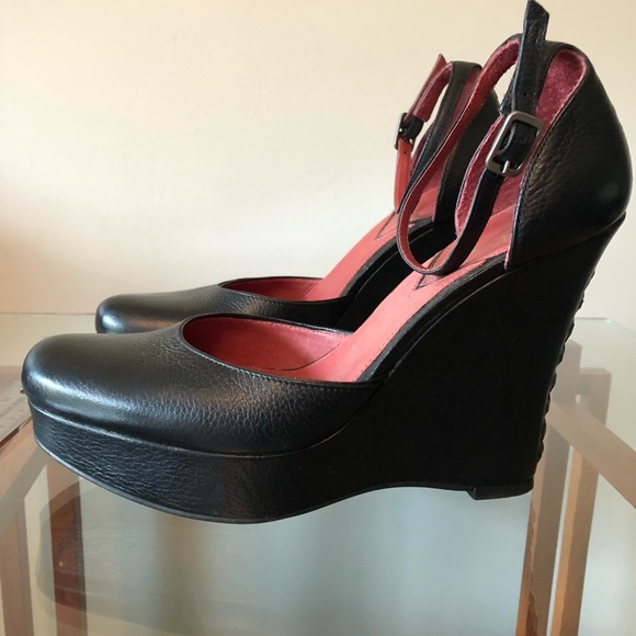 Vince Camuto - lace up back heels - Picture 3 of 8